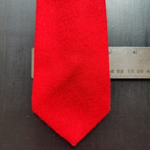Red ♥️ 🍒 | vintage wool tie | Tip Top's Club International - Picture 3 of 10